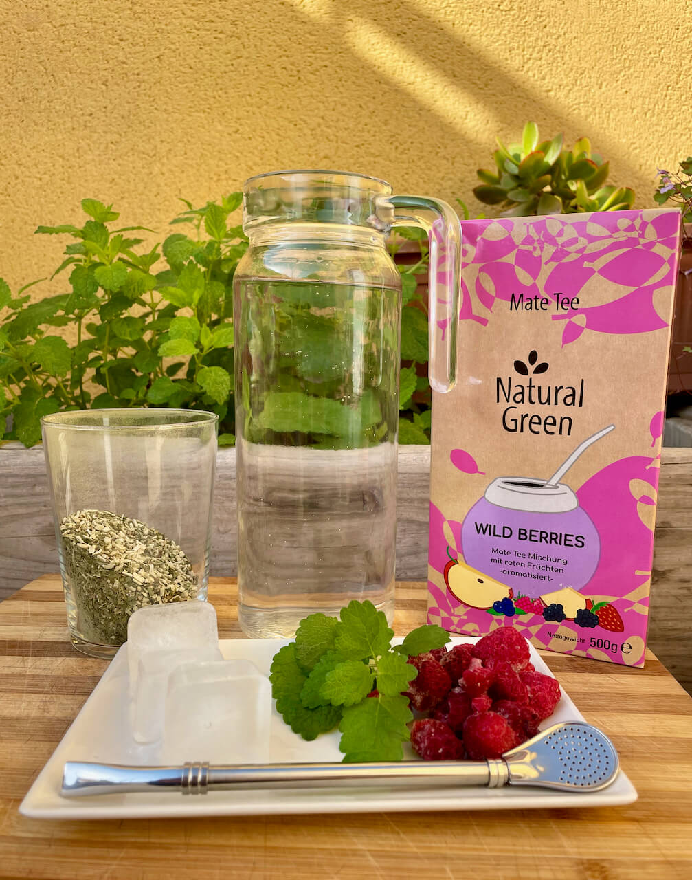 Tereré with Natural Green Wild Berries Yerba Mate